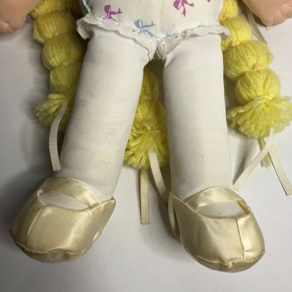 Vintage 1986 American Greetings Amtoy Blonde Tuggabows‎ Doll 18”